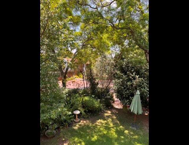 2 BEDROOM TOWNHOUSE FOR SALE IN SANDTON CBD